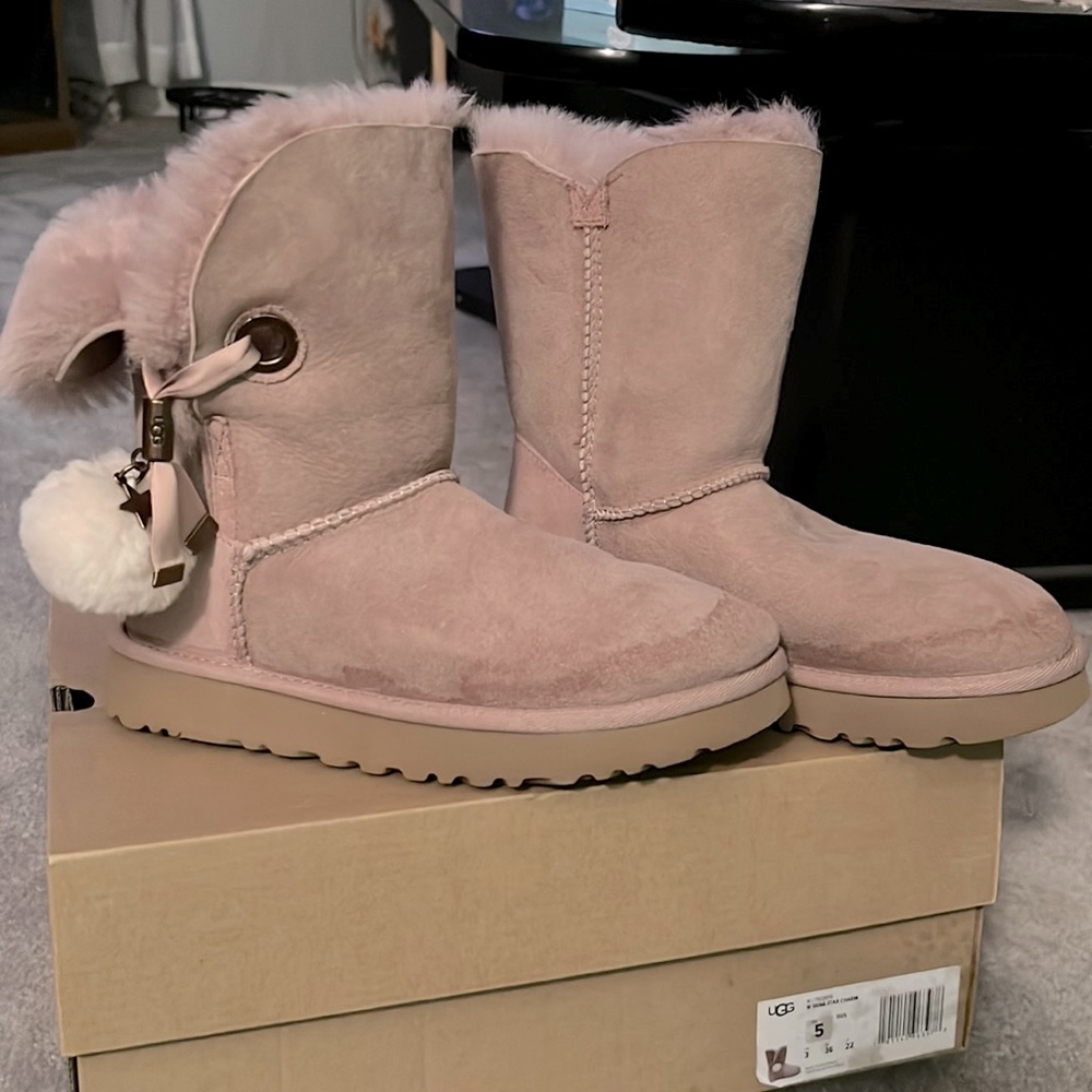 UGG | Irina Star Charm Boot In Dusk Size 5
